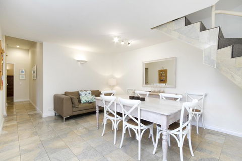 Alderly Apartment 11 - Accommodation Asia 1