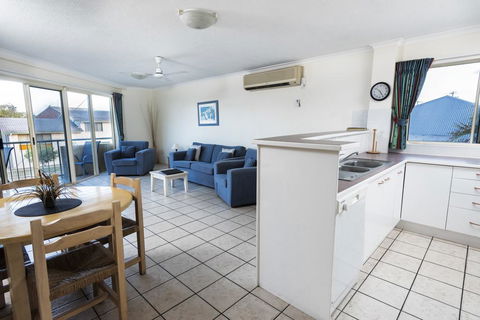 Alexander Beachfront Apartments - Accommodation China 3
