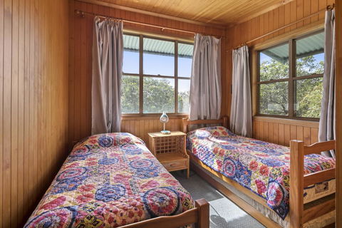 Alinjarra - 13 Waller Court - Accommodation China 2