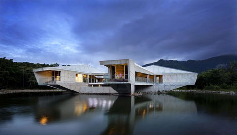Alkira Award Winning Luxury Beachfront Rainforest Holiday House - Accommodation China 0