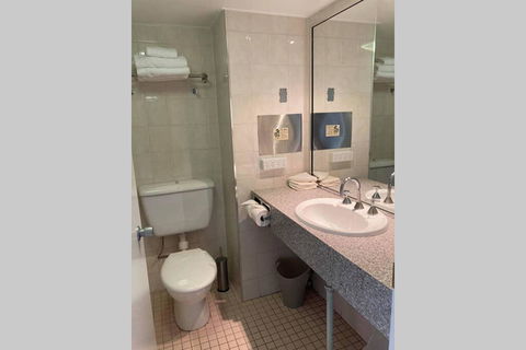 All In 500 Aud Weekly Beachfront The STRAND Studio Apartment - Accommodation Asia 2