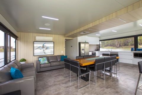 All Seasons Houseboats - Accommodation Asia 3