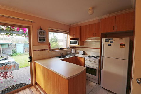 Alloway - Accommodation Asia 3