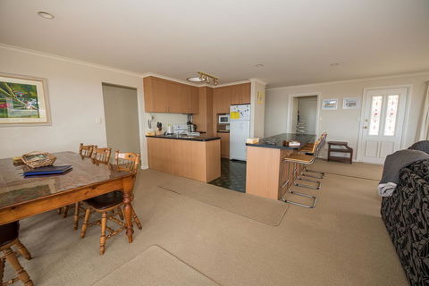 Allure - Accommodation Guide 0