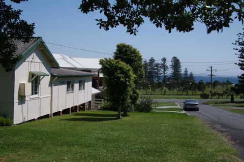Almare, 7 Gowing Street - Accommodation Asia 1