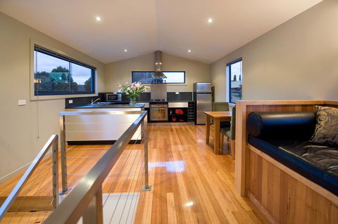 Alofi - Accommodation Asia 1