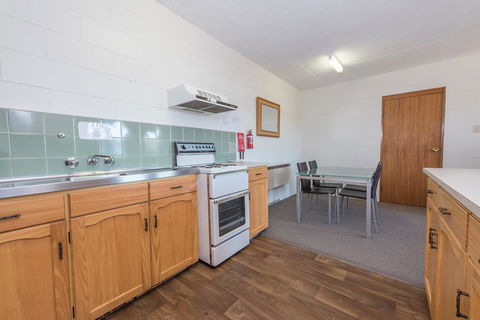 Alpine Apartment - Great Location With Views Of Lake Jindabyne - Accommodation Asia 2
