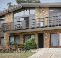 Alpine House - Views over Lake Jindabyne and the Snowy Mountains - Accommodation Asia