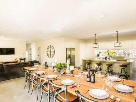 Amaroo - Modern, Luxurious And Chic - Accommodation Asia 3