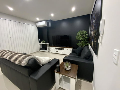 Amazing New Apartment Penrith, Prime Location - Accommodation Asia 2