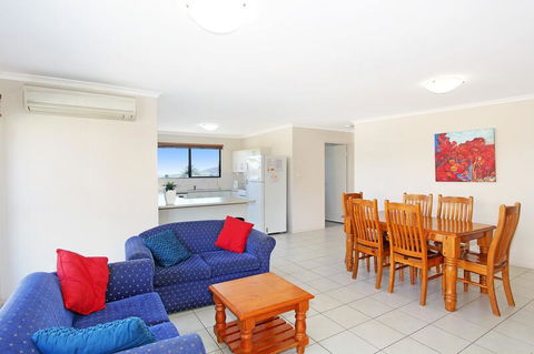 Amberoo Apartments - Accommodation Guide 1