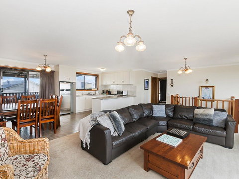 AMBIENCE BY THE SEA - Accommodation Guide 0