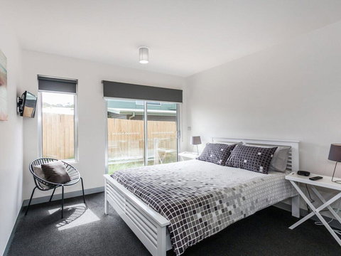 ANGLE BY THE SEA - Anglesea - Accommodation Guide 3