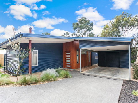 ANGLE BY THE SEA - Anglesea - Accommodation Guide 0