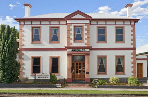 Annesley House - Accommodation Asia 0