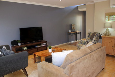 Annie's Place - Accommodation Asia 2