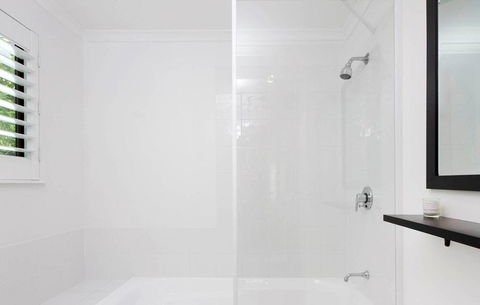 Apartment 1 - 20 Viewland Drive - Accommodation Asia 2