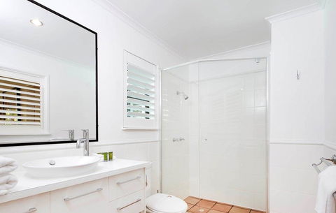 Apartment 1 - 20 Viewland Drive - Accommodation Asia 3