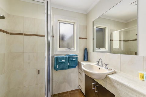 Apartment On Lake Terrace - Accommodation Asia 3
