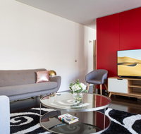 Apartment with Balcony and Parking near Racecourse - Accommodation Guide