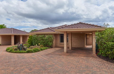 API Busselton Seaside Escape Apartments - Accommodation Asia 3