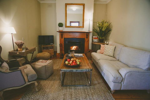 Apple Cottage, Orange NSW - Accommodation Asia 0
