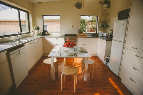 Apple Cottage, Orange NSW - Accommodation Asia 3