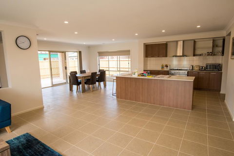 Apple House Point Cook - Accommodation Asia 3