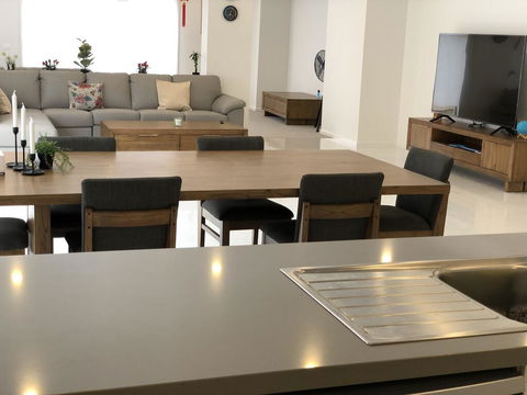 Apple House Upper Point Cook - Accommodation Asia 2