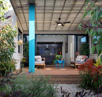 Arenas South - Accommodation Guide