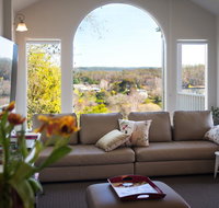 Aroona - Accommodation Guide