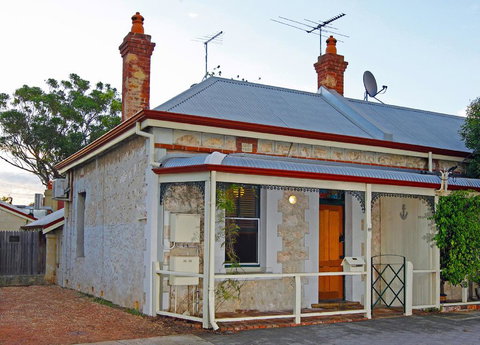 Art On Attfield - Cute Heritage 1 Bedroom Stone Cottage - Accommodation Asia 0