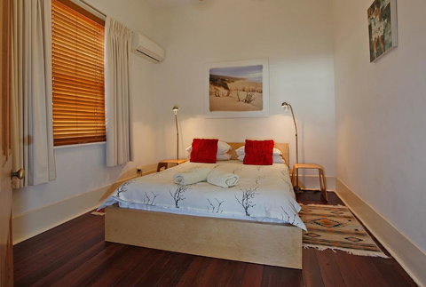 Art On Attfield - Cute Heritage 1 Bedroom Stone Cottage - Accommodation Asia 2