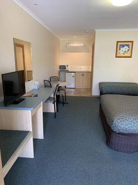 Arthur Phillip Motor Inn - Accommodation Asia 2