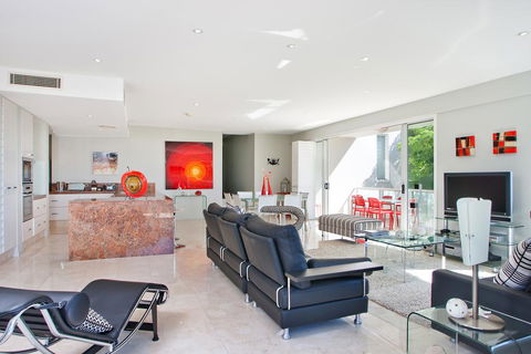 Artis, Noosa Heads - Accommodation Asia 1