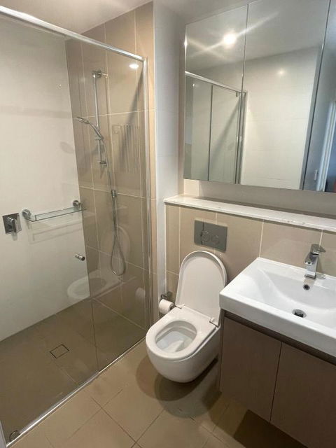Luxury 2 Bed 2 Baths Apartment - Hurstville - Accommodation Guide 3