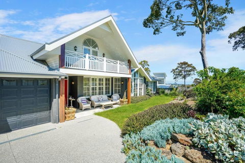 Luxury & Plush Lifestyle 5 Bedroom House In Mt Eliza - Accommodation Asia 0