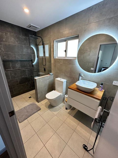Luxury Holiday Unit 8min Walk To Town Center With Boat Parking - Accommodation Asia 1