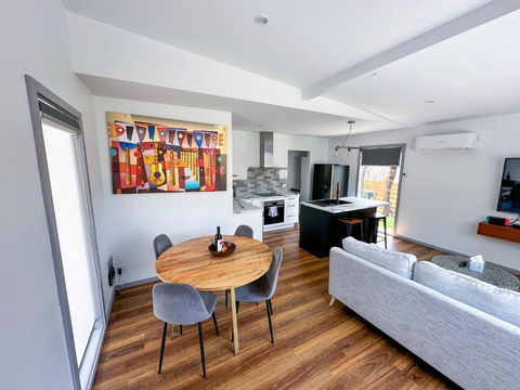 Luxury Holiday Unit 8min Walk To Town Center With Boat Parking - Accommodation Asia 2