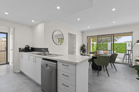 Luxury On Lewes - Accommodation Asia 1