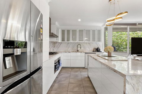 Luxury Spacious 3-bedroom Suite On Exclusive Lansell Rd, Toorak - Accommodation Guide 3