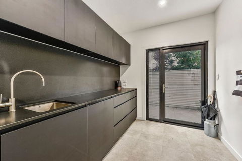 Luxury On Holland Kingston SE - Accommodation Asia 2