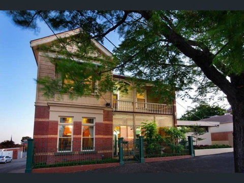 Mandalay Circa 1890, Magnificent Bendigo Home - Accommodation Asia 1