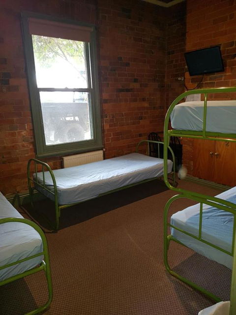 Mansfield Travellers Lodge - Accommodation Asia 3