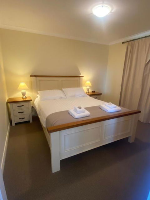 Manyat Peak Cottages Boobook - Accommodation Asia 1