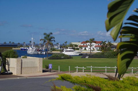 Marina Park View - Accommodation Guide 3
