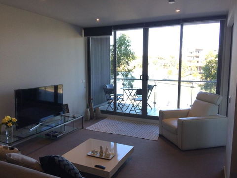 Marina View Apartment On The Maribyrnong River, Melbourne - Accommodation Asia 3