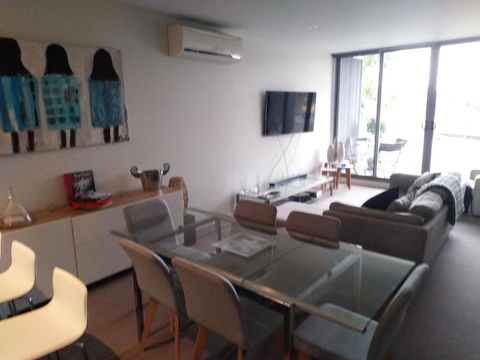Marina View Apartment On The Maribyrnong River, Melbourne - Accommodation Asia 2