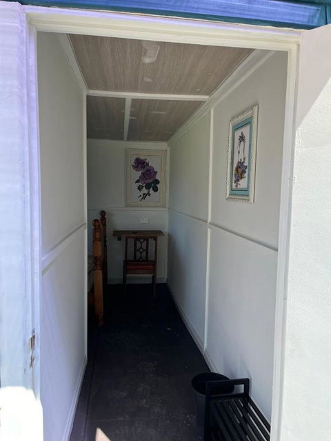 Master Bedroom Opposite To Deakin University - Accommodation Asia 3