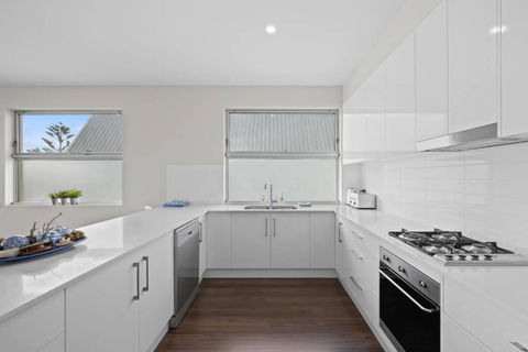 Meander - Port Noarlunga South - C21 SouthCoast Holidays - Accommodation Asia 3